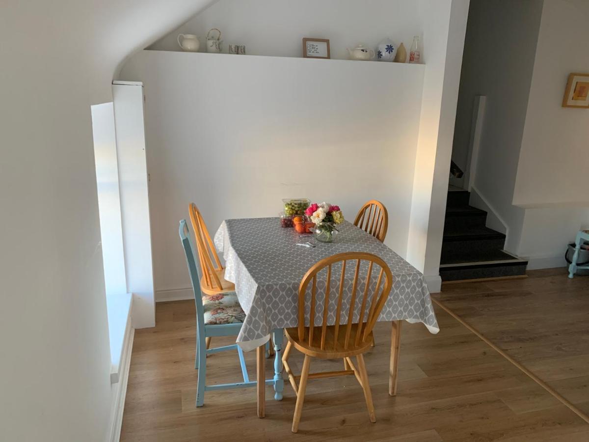 Room 2 Camp Street B&B & Self Catering อูคเทอราร์ด ภายนอก รูปภาพ